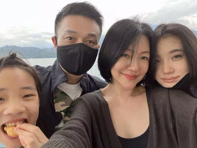 小S帶著大S子女去旅遊，具俊曄低調回到韓國，大S一路陪同？