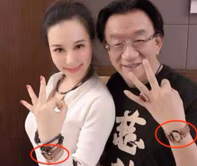 75歲侯耀華暴瘦參加壽宴,多位戲骨現身,現場近10位美女端菜表演