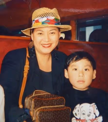單親養子33年,李靜美揭兒子身世之謎生父已有新家,不捨兒子從未團員,兒子的一句話,讓她看開沒名分