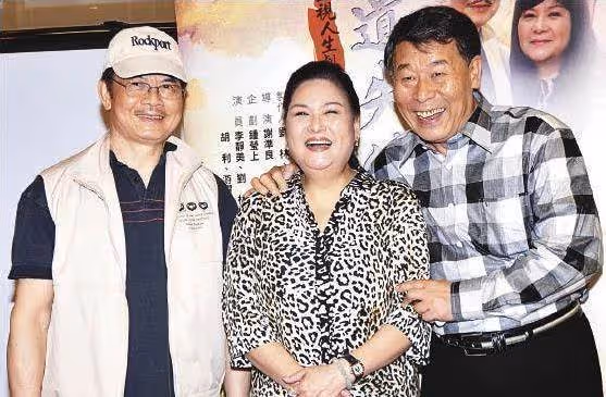 單親養子33年,李靜美揭兒子身世之謎生父已有新家,不捨兒子從未團員,兒子的一句話,讓她看開沒名分