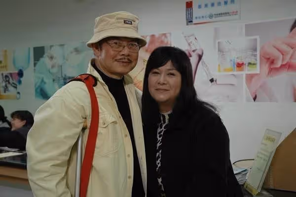 單親養子33年,李靜美揭兒子身世之謎生父已有新家,不捨兒子從未團員,兒子的一句話,讓她看開沒名分