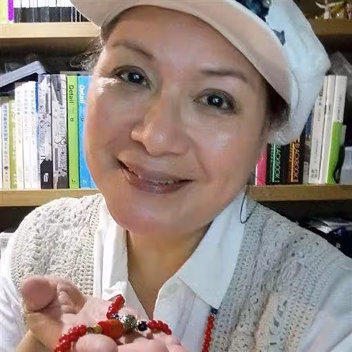 單親養子33年,李靜美揭兒子身世之謎生父已有新家,不捨兒子從未團員,兒子的一句話,讓她看開沒名分