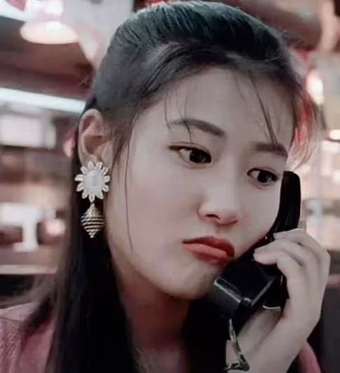 淒涼人生,女星被母親當成搖錢樹,拋下滿月兒子,從24摟一躍而下,年僅29歲
