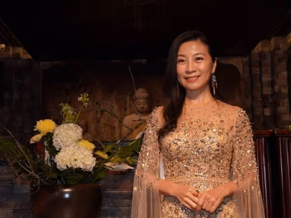 55歲方文琳「嫁入佛門」落淚:這是我定下來的心家 她走出陰霾「終於放下所有委屈」