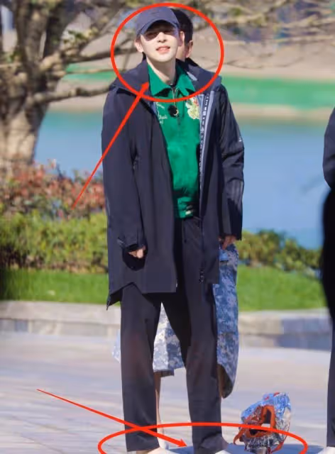 極挑路透曝光,鄧倫素顏亮相皮膚抗打鏡頭,腳上的拖鞋卻太搶鏡了_節目_嘉賓_狀態