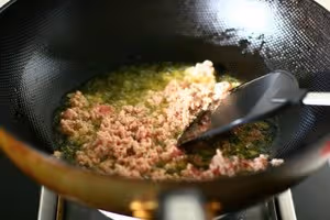 肉末芽菜涼麵——五分鐘萬能肉臊