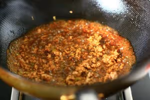 肉末芽菜涼麵——五分鐘萬能肉臊
