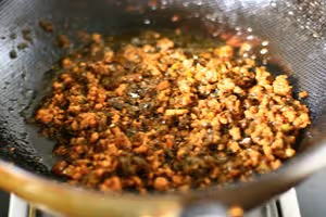 肉末芽菜涼麵——五分鐘萬能肉臊
