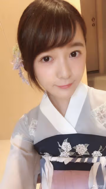 女孩蛻變成女神!徐嬌當年「反串出演小男孩」竄紅 如今23歲「熱舞曬小蠻腰」網友都戀愛了