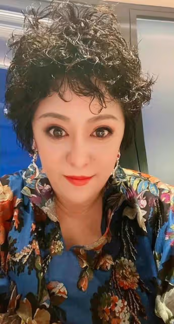 向太發文多次恐嚇狗仔張小寒,曬受傷照威脅,向佐卻至今未發聲!