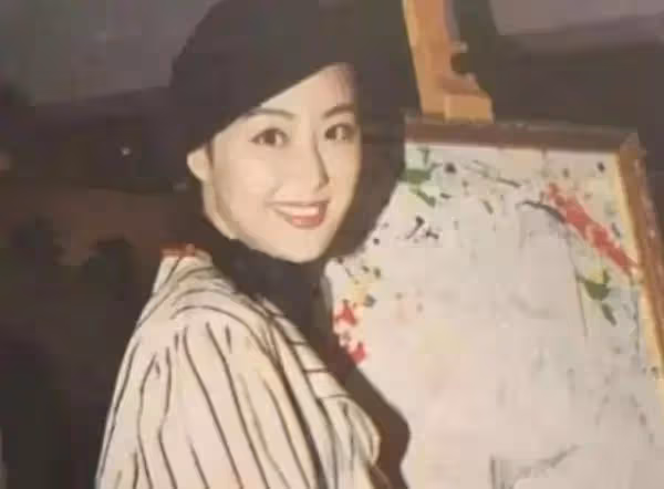 被指敗家女!30歲章小蕙「讓2個億萬富翁破產」 曾認自己是花瓶「沉寂11年再露面」反讓大家刮目相看