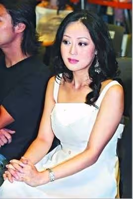 被指敗家女!30歲章小蕙「讓2個億萬富翁破產」 曾認自己是花瓶「沉寂11年再露面」反讓大家刮目相看