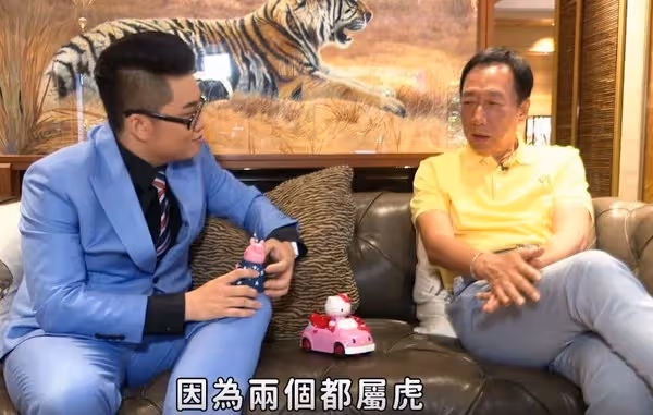 皮帶落漆也不換！郭台銘「私下惜情念舊」裝潢全以家人優先　百坪豪宅「卻驚見洗頭椅」：都是為老母親