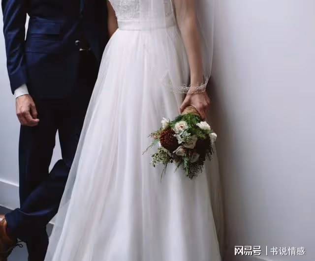 離婚9年，前兒媳買房又買車，婆婆上門：你早這樣多好，回來復婚