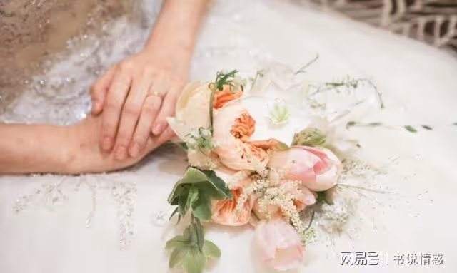 離婚9年，前兒媳買房又買車，婆婆上門：你早這樣多好，回來復婚