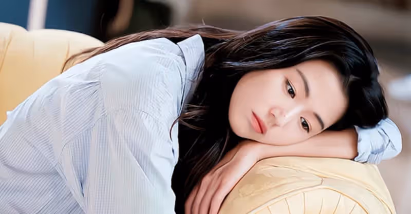 妹妹不顧公婆反對幫我養未婚生的女兒，12年後，我送了套房子給她