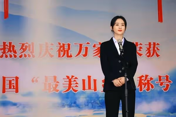 工作人員遭砸傷頭破血流　趙麗穎全程神隱挨批冷漠