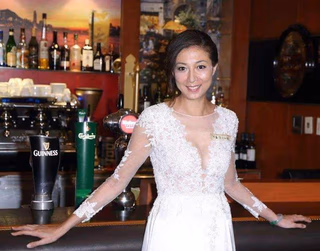 港星發文痛批女兒同性妻子！曝對方深夜致電罵自己：你為何還活著