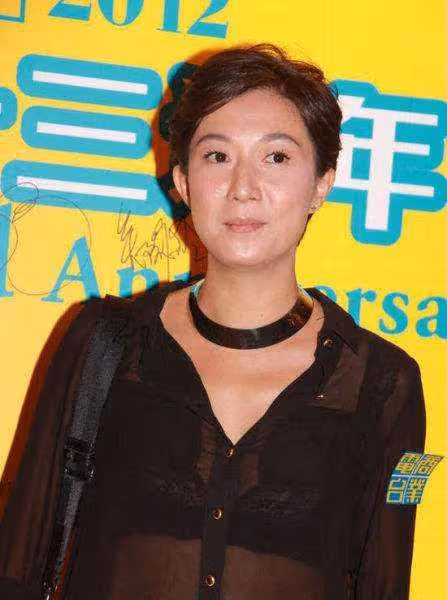 港星發文痛批女兒同性妻子！曝對方深夜致電罵自己：你為何還活著