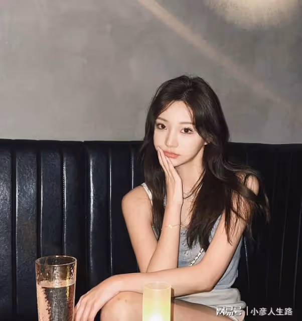 王思聰又換女友了,00後身高168,相貌神似孫一寧,慎婕出局了?
