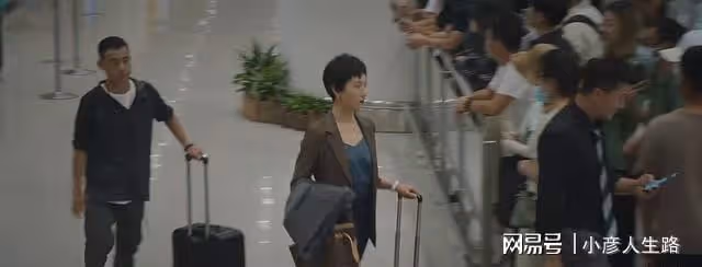 《庭外》六大美女，短髮萬茜氣場強大，焦俊艷長發有點不習慣