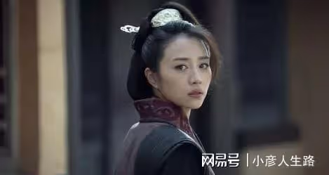 《庭外》六大美女,短髮萬茜氣場強大,焦俊艷長發有點不習慣