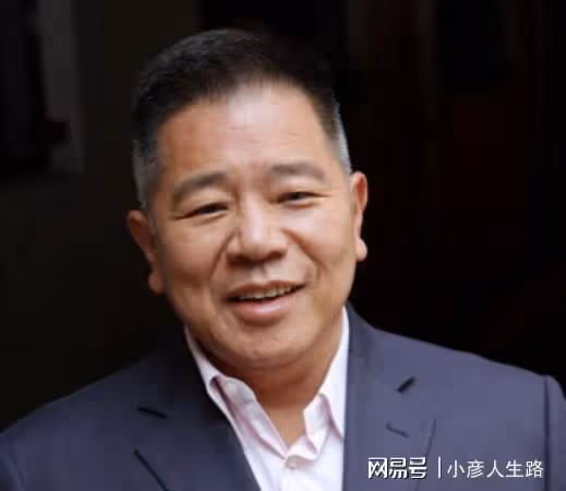 演員黎姿,事業正好時嫁富豪馬廷強,婚後生三娃,生活幸福甜蜜