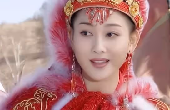 她的人生堪比一部狗血劇,拒絕嫁入豪門,多年後攢下上億的身家