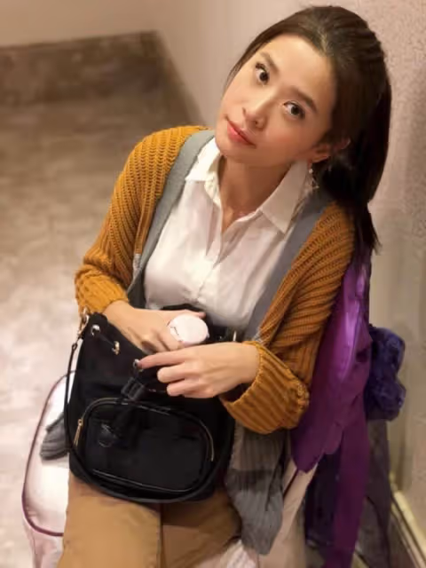 姐代父職,李燕18歲獨扛家計「湊錢繳弟弟營養餐費620元」全是零錢,逢父親節「弟弟必傳簡訊」淚謝姐姐拉拔他長大