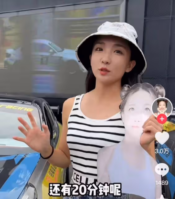 美女網紅賽車發生意外,多車連撞當場失去意識,曾被央視點名表揚