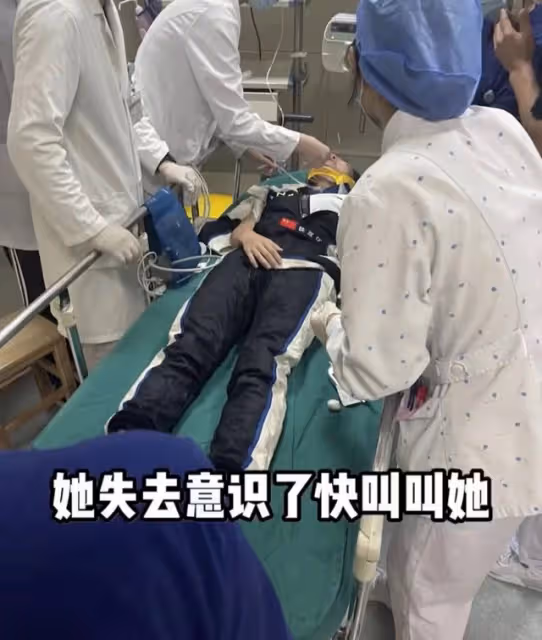 美女網紅賽車發生意外,多車連撞當場失去意識,曾被央視點名表揚