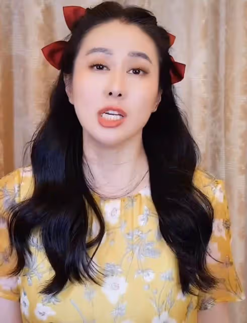 42歲葉璇模樣大變被疑整容!扮少女表情誇張難認,被指撞臉李依曉