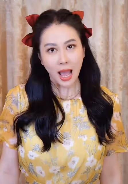 42歲葉璇模樣大變被疑整容!扮少女表情誇張難認,被指撞臉李依曉