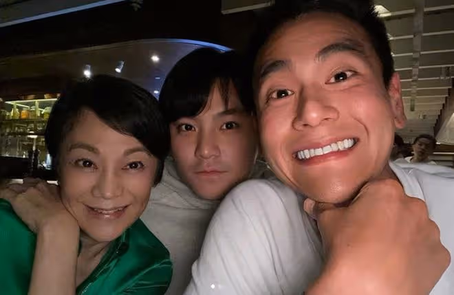 富豪老公為張艾嘉慶生!31歲兒子罕露面,戀上內地超模長居上海