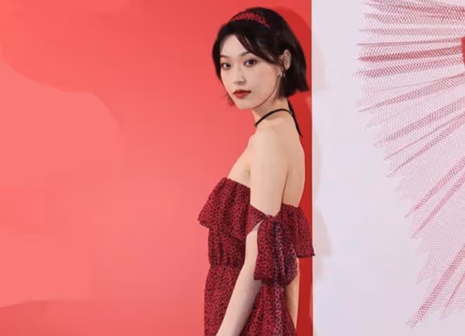 富豪老公為張艾嘉慶生!31歲兒子罕露面,戀上內地超模長居上海
