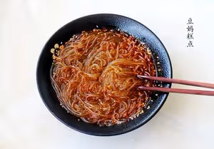3分鐘做酸辣粉，過癮！附油潑辣子做法
