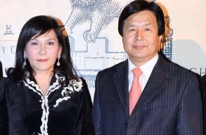 香港豪門秘事:因「照片門」不惜1億港元懸賞照片,兒子遭遇綁架