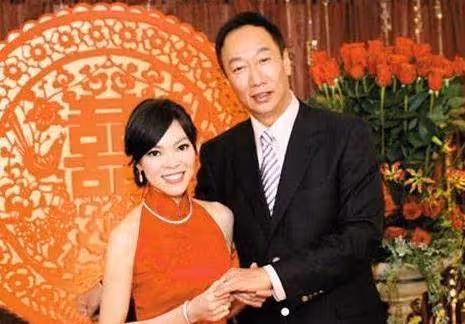 34歲曾馨瑩嫁給郭台銘,6年生3胎穩當豪門闊太,郭臺銘曾用千萬聘禮娶她:她不愛他的錢