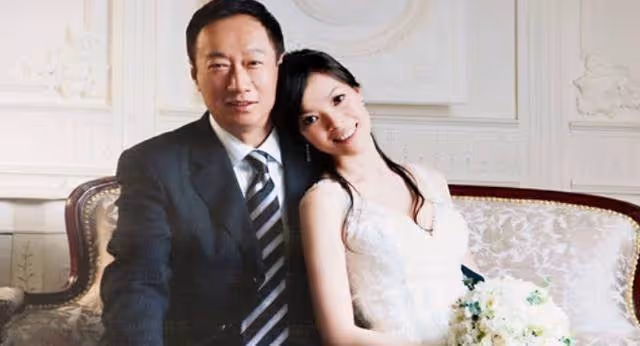 34歲曾馨瑩嫁給郭台銘,6年生3胎穩當豪門闊太,郭臺銘曾用千萬聘禮娶她:她不愛他的錢