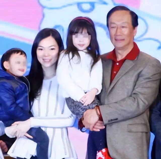34歲曾馨瑩嫁給郭台銘,6年生3胎穩當豪門闊太,郭臺銘曾用千萬聘禮娶她:她不愛他的錢
