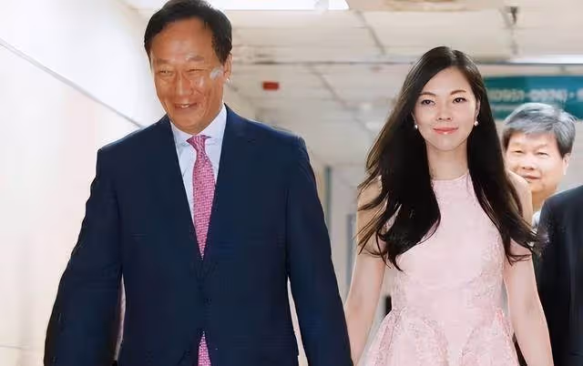 34歲曾馨瑩嫁給郭台銘，6年生3胎穩當豪門闊太，郭臺銘曾用千萬聘禮娶她：她不愛他的錢