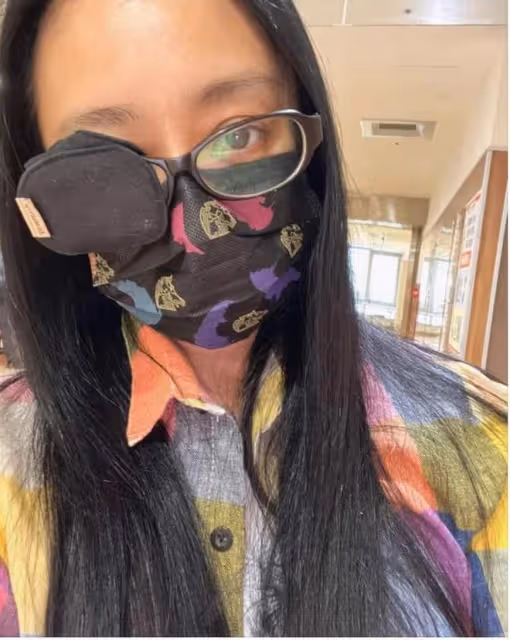 49歲視後痛訴一年零收入,因患眼疾模樣大變,曾與張學友合唱走紅
