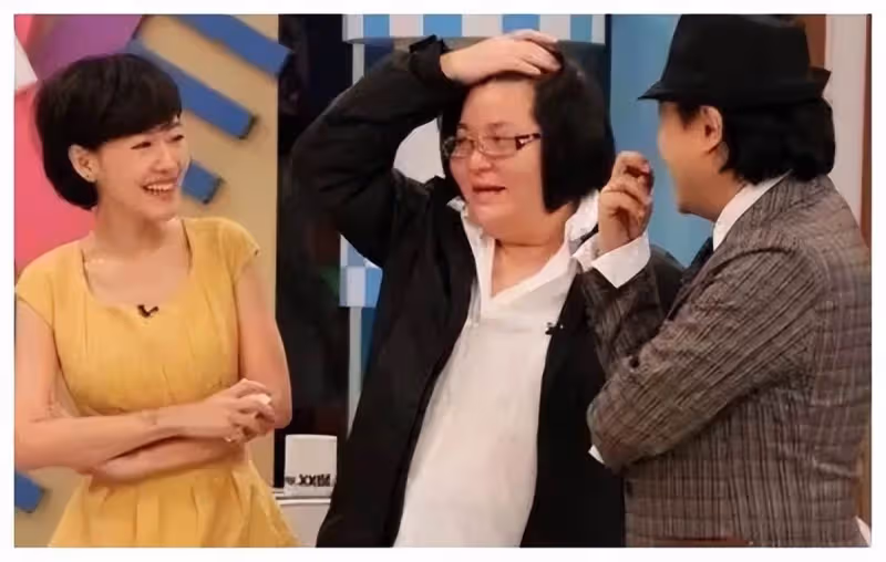 她是娛樂圈第一女強人，捧紅王菲那英，未婚未育收養好友遺孤19年