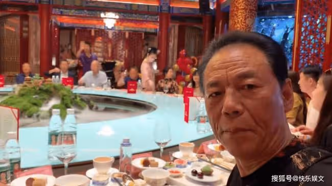 75歲侯耀華參加生日會!場面高端震撼