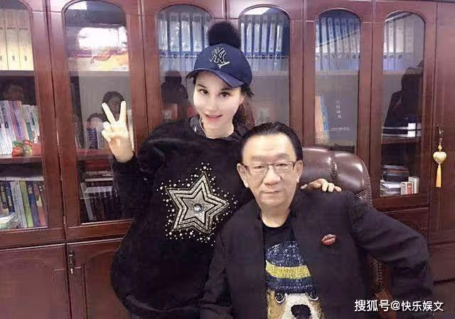 75歲侯耀華參加生日會!場面高端震撼