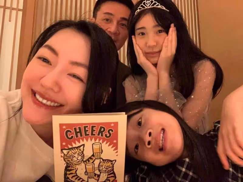 姊妹賭10萬！大S鐵口「小S閃婚被鎖家裡」乖乖當主婦　如今17年「她揭老公真面目」網驚：妹妹大勝