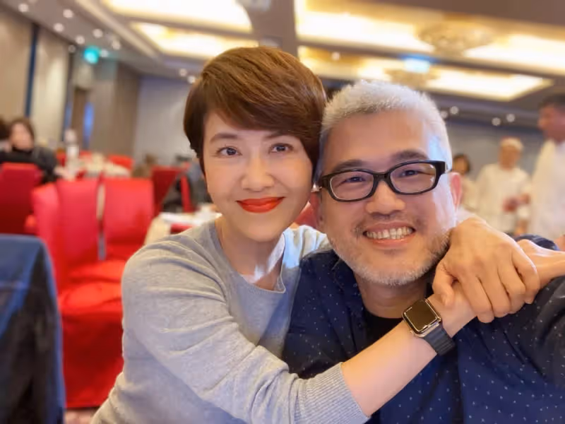 原本不想嫁!阿嬌小8歲老公「月薪才22K」被質疑高攀 結婚14年「她羞曝尪私下」:撿到寶藏了