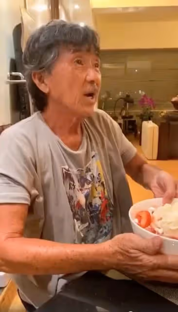 嫁給自己偶像!葉蒨文捧大束玫瑰「燦笑像小孩」喜迎結婚26週年 罕放閃「墨鏡反射出愛情」網讚:太甜了