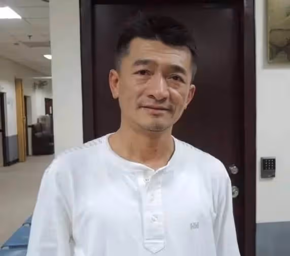 他47歲身家過億,50歲娶日本首富女兒,59歲卻在街邊擺攤賣麻油雞「償還15億」:直面人生大起大落!