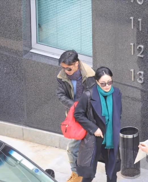 「真富婆」張柏芝:十輛豪車六輛送家人,謝賢意外暴露三胎生父?
